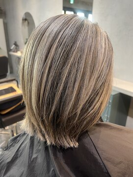 プラスシー(+C) 大人のグレージュ地毛にハイライト！福岡ハイライト