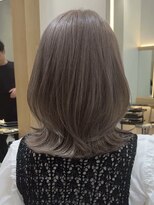 表参道白髪ぼかしミディアムレイヤーボブアッシュベージュ40代
