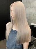 ミルクティーベージュブロンドブリーチカラーレイヤーカット