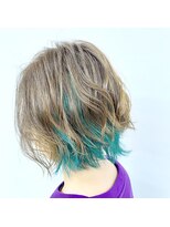 クオリス 上板橋店(QUALIS) ブルー系アッシュ/大人インナーカラー大人ボブ/ゆるふわ外ハネ