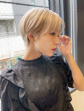 トルネード(TORNADO) 外国人風ショート ホワイトベージュ マッシュショート t122