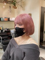 ヒカリス 東三国(HIKARIS) 笑顔溢れるハイトーンホワイトピンクコンパクトボブ