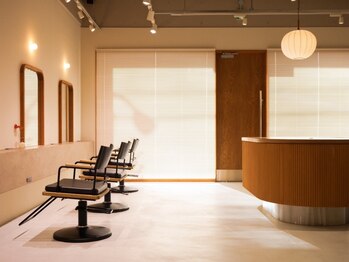 ソラ(SOLA)の写真/髪のお悩みも解決へ導きます＊新たなスタートを切り、Aujuaのトリートメントと極上ヘッドスパを導入♪