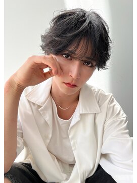 ロンド クラン 岡崎(Lond Clan) 女子の視線釘付けにするシースルーフェザー