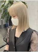 ミルクティーベージュ　ブロンド　ハイトーン　ブリーチ　