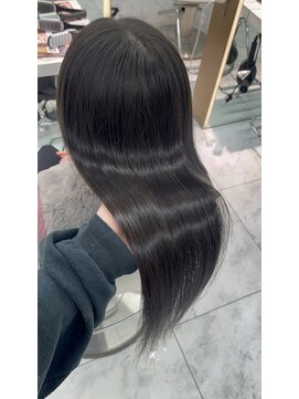 ロンドルピナス 小倉(Lond Lupinus) ミディアムレイヤーカット/似合わせカット/大人ガーリー/20代