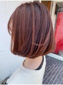 赤みの効いた重めボブ