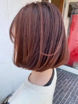 エルモ(ELMO) 赤みの効いた重めボブ