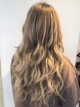 イヴァン アンド リズ 奈良店(IVAn ＆ LIZ) 10代20代透明感☆シルバーアッシュハイライト