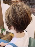 ひし形×くびれ×大人可愛いショートボブ
