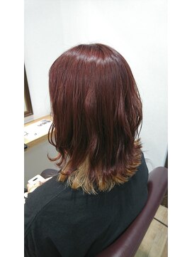 オズ エフ(ｏｚ ｆ［e・f］) 外はねミディアムスタイル