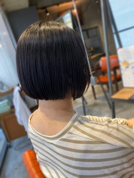 エミュー(emue) 京都ショートヘア ミニボブ ボブ 小顔ボブ20代30代人気 中島