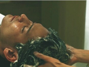 スカイ セカンド(SKY second)の写真/【当日来店OK予約不要】「エヴァ―リーフヘッドスパ」で頭皮ケア！生炭酸のモコモコ泡で毛穴の汚れを落とす