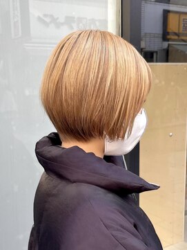 フェイス 石川町 (FACE) 丸みクビレ大人可愛いショートナチュラルカラー/HONOKA