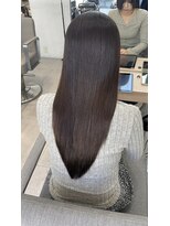 エラ(Ella)&nbsp;髪質改善で叶える大人オリーブグレージュ