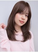 ミディアム/レイヤーカット/顔周りカット/ベージュ/透明感カラー