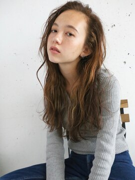 オーサム(AWESOME) 《AWESOME》センターパート × ハイライトロングヘアー