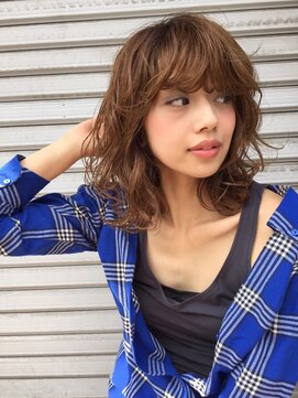 レーヴ リゾート 池袋(Reve resort) ミディアムレイヤー切りっぱなし外ハネロブ