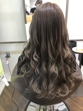 アプシー 三田駅前店(Apsee) グレージュカラー