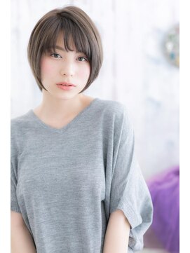 ミック 日暮里店(miq) 前下がりで大人クール小顔ブルーグレージュ丸みショートc1