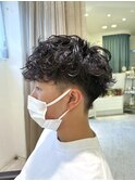 ツーブロックマッシュスパイラルパーマ刈り上げ