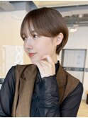 ナチュラルショート_斜めバンググレージュカラー_9325