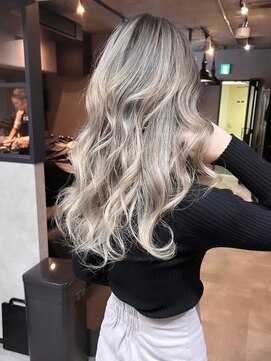 サニー 渋谷(SUNNY) バレイヤージュ、ハイライト、レイヤーロング、グレーベージュ