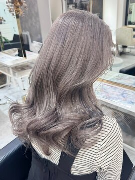 リル ラウム 原宿(LiL Raum) ラベンダーグレージュ ブリーチ2回～原宿/ブリーチ/ダブルカラー