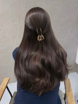 コモダ 神戸三宮(comoda) 大人かわいいココアグレージュ