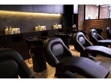 ブラック 横浜(BLUCK)の雰囲気（BLUCK横浜[横浜駅/フェザーパーマ/学割U24/シャドウパーマ]）