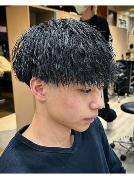 ルースト 渋谷店(ROOST) MEN’S HAIR/波巻ツイストスパイラル/フェザーパーマ/眉毛/渋谷