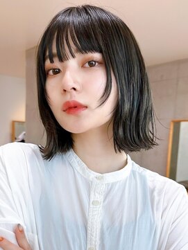 セイドット リー(Say. Ree) Say.切りっぱなしボブ外ハネボブアッシュブラック暗めカラー青山