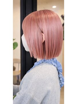 ハイク(HYKE) 上品ピンクベージュのタイトボブ