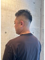 ロッカ(ROCCA) フェードカット×ブルーブラック