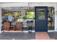 ヘアーズ ルーツ つくば店(Hair's Roots)の雰囲気（白い外観、ガラス張りの外観が目印☆）