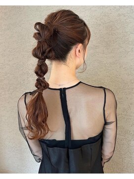 ビファインべクス(Befine becs) 結婚式や二次会。玉ねぎポニーテールアレンジ