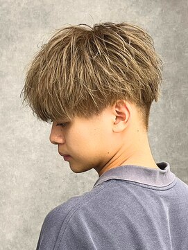 エルマーク 心斎橋(L-MARK) ダブルカラースパイラルパーマツイストパーマフェード短髪