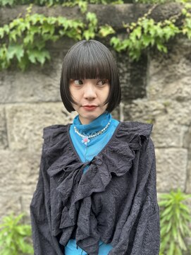 リズム(RHYTHM) 黒髪デザインボブスタイル