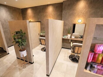 ヘアレスト(hairest)の写真/【個室型美容院】周りを気にせずゆったり過ごせる個室空間で、自分だけの贅沢なサロンtimeを。