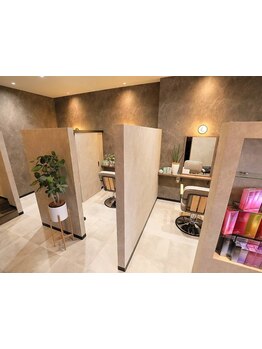 【個室型美容院】周りを気にせずゆったり過ごせる個室空間で、自分だけの贅沢なサロンtimeを。