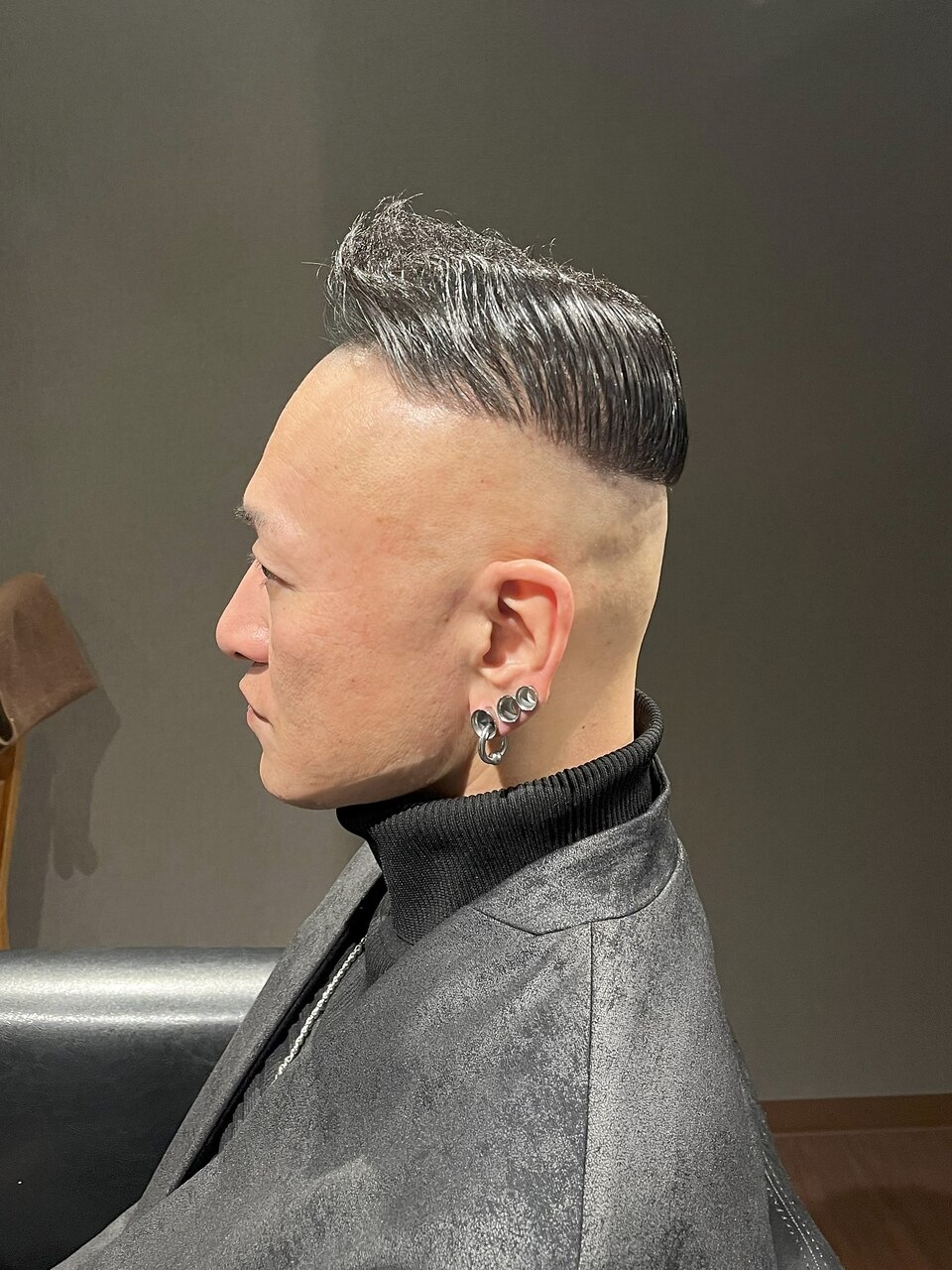 サイコ刈り ツーブロック スキンフェード バーバースタイル