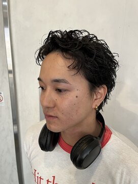 ウム(UMM) スパイキーショート×パーマ