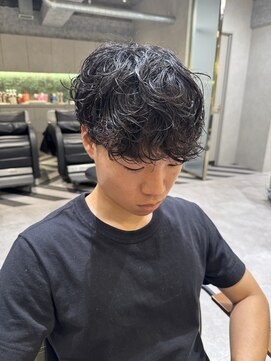 ゼスト リル 新宿(ZEST lill) シャドウパーマ 無造作パーマ くせ毛風 新宿