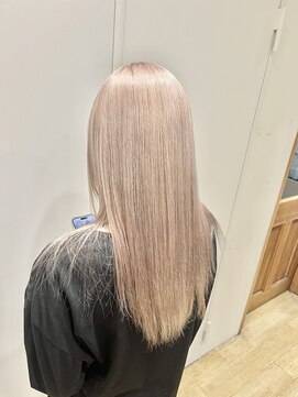 エイト新宿店(EIGHT shinjuku) ミルクティーカラー