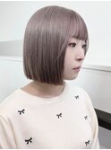 ハイトーンカラーヘーゼルベージュミルクティーベージュ暗めボブ
