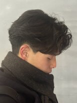 バース バイ ハピネス(BIRTH by happiness)&nbsp;韓国へアカルマパーマワックスなしセンターパート黒髪ウルフ