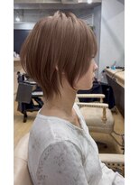アマレット(Amaretto)&nbsp;絶妙な丸みと束感・ひし形シルエットの小顔ショートボブ