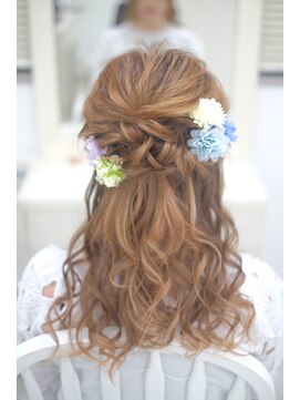 リサ 恵比寿(risa.) ふわふわハーフアップ