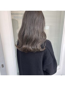 ミント(mint) オリーブグレージュで赤み除去!