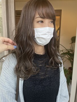 グランドール リュクス(Grandoll Luxe) ナチュラル透明感ベージュcolor